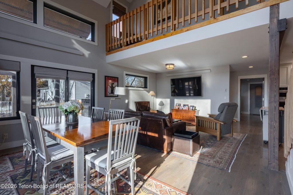 3016 Alpine View Lane house interior